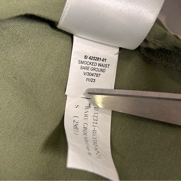 2 for$15 Old Navy Olive Green Women's Smocked-Waist Mini Skirt - Picture 8 of 10